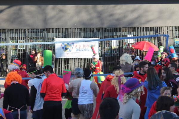 Voley enmascarado del Carnaval Miguelturra 2015-2015-02-13-fuente Area de Deportes - 11