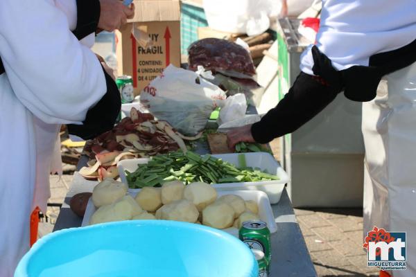 Comida en el Parque Doctor Fleming-domingo-Carnaval 2018-Fuente imagen Area Comunicacion Ayuntamiento Miguelturra-010