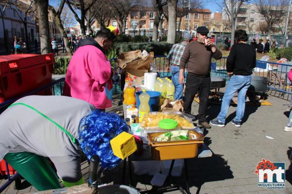 Comida en el Parque Doctor Fleming-domingo-Carnaval 2018-Fuente imagen Area Comunicacion Ayuntamiento Miguelturra-018