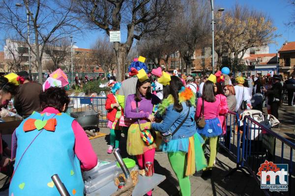 Comida en el Parque Doctor Fleming-domingo-Carnaval 2018-Fuente imagen Area Comunicacion Ayuntamiento Miguelturra-026