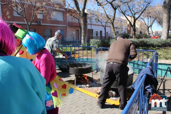 Comida en el Parque Doctor Fleming-domingo-Carnaval 2018-Fuente imagen Area Comunicacion Ayuntamiento Miguelturra-035