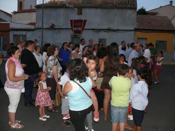 comienzo de las fiestas del Barrio Oriente-2013-07-14-fuente Area Comunicacion Municipal-022