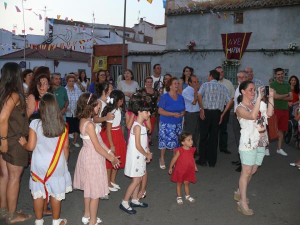 comienzo de las fiestas del Barrio Oriente-2013-07-14-fuente Area Comunicacion Municipal-023