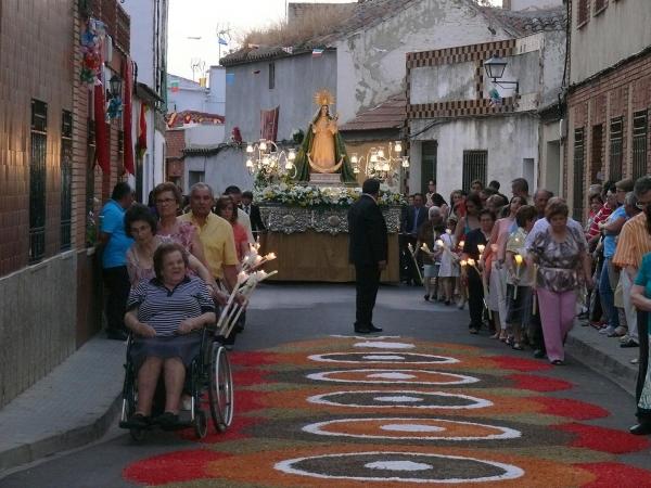 Procesion Virgen de la Salud - fiestas del Barrio Oriente-2013-07-21-fuente Area Comunicacion Municipal-024