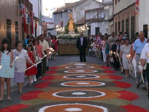 Procesion Virgen de la Salud - fiestas del Barrio Oriente-2013-07-21-fuente Area Comunicacion Municipal-025