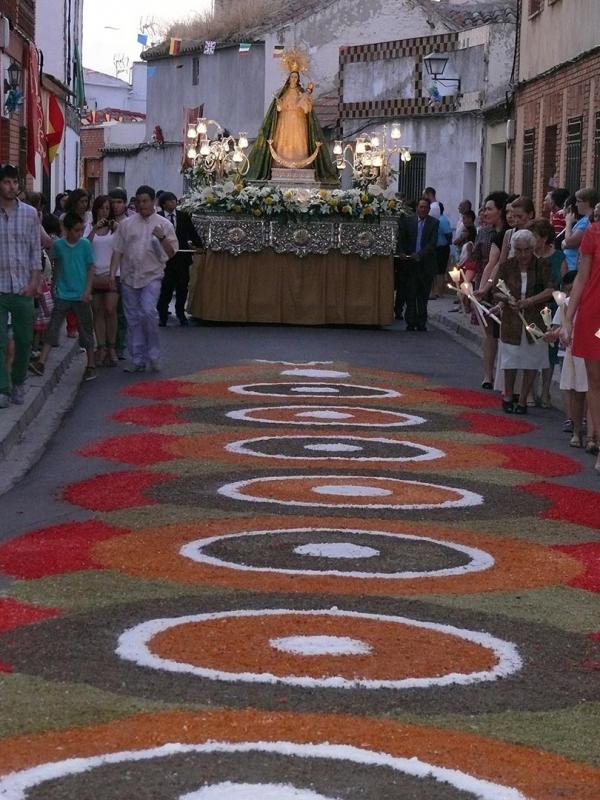 Procesion Virgen de la Salud - fiestas del Barrio Oriente-2013-07-21-fuente Area Comunicacion Municipal-026
