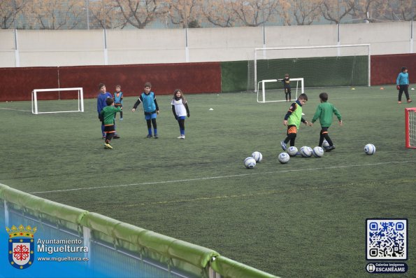 clinic futbol navidad 2024-Fuente imagen Area Comunicación Ayuntamiento de Miguelturra-001