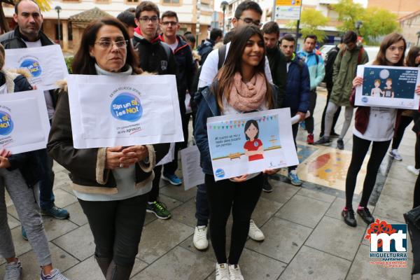 Actos contra la violencia genero 2016-Marcha contra la Violencia-fuente Area de Comunicacion Municipal-016