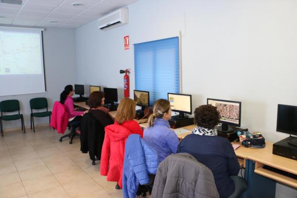 curso de informatica basica Ayuntamiento Miguelturra - diciembre 2015 - fuente Area de Comunicacion Municipal-07