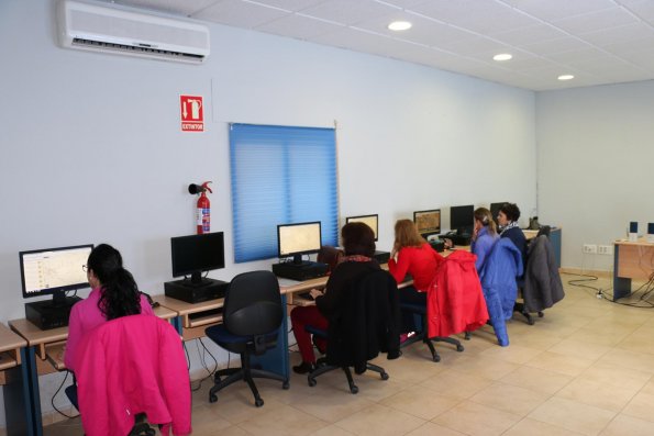 curso de informatica basica Ayuntamiento Miguelturra - diciembre 2015 - fuente Area de Comunicacion Municipal-10