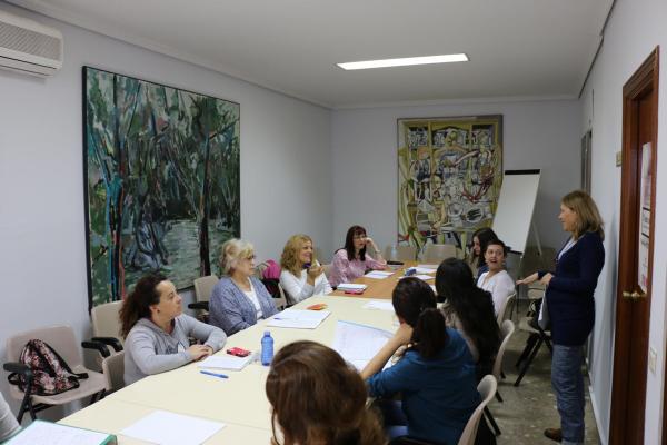 cursos de camarera en el Centro de la Mujer de Miguelturra-2014-10-20-fuente Area de Comunicacion Municipal-3