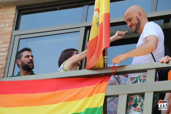 Bandera y apoyo institucional al colectivo LGTBI -2015-06-28-fuente Area de Comunicación Municipal-020