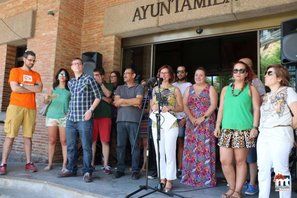 Bandera y apoyo institucional al colectivo LGTBI -2015-06-28-fuente Area de Comunicación Municipal-044