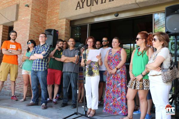 Bandera y apoyo institucional al colectivo LGTBI -2015-06-28-fuente Area de Comunicación Municipal-056