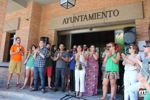 Bandera y apoyo institucional al colectivo LGTBI -2015-06-28-fuente Area de Comunicación Municipal-066