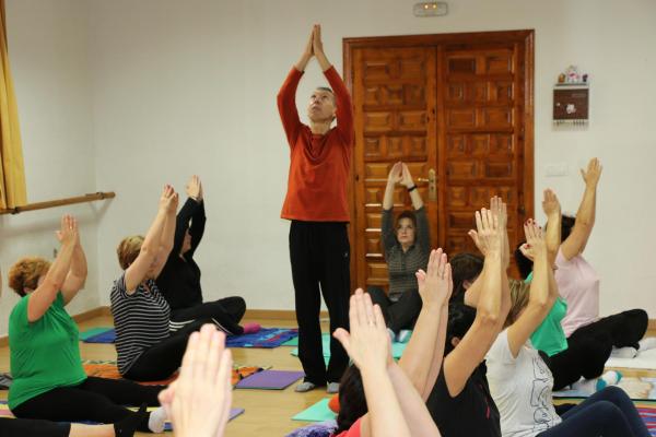 Cursos de yoga y yoga terapeutico-Javier Cendegui-Alma Social-2014-10-13-fuente Area Comunicacion Municipal-06