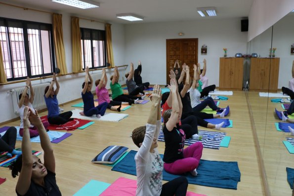 Cursos de yoga y yoga terapeutico-Javier Cendegui-Alma Social-2014-10-13-fuente Area Comunicacion Municipal-08