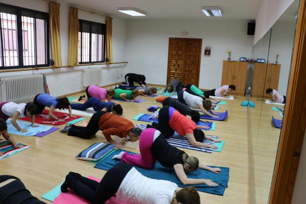 Cursos de yoga y yoga terapeutico-Javier Cendegui-Alma Social-2014-10-13-fuente Area Comunicacion Municipal-20