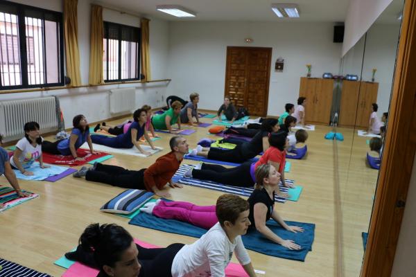 Cursos de yoga y yoga terapeutico-Javier Cendegui-Alma Social-2014-10-13-fuente Area Comunicacion Municipal-22