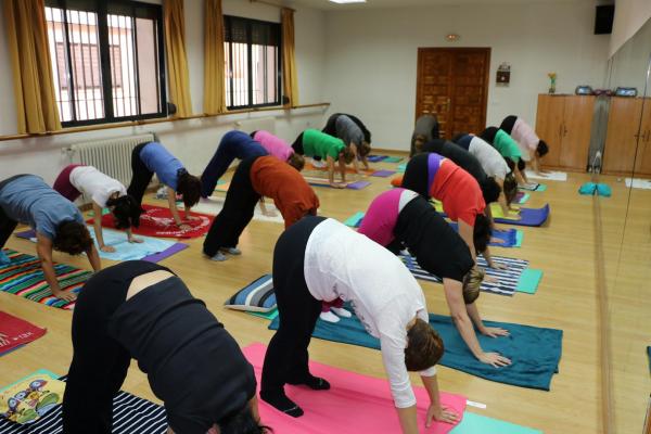 Cursos de yoga y yoga terapeutico-Javier Cendegui-Alma Social-2014-10-13-fuente Area Comunicacion Municipal-24