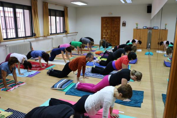 Cursos de yoga y yoga terapeutico-Javier Cendegui-Alma Social-2014-10-13-fuente Area Comunicacion Municipal-34