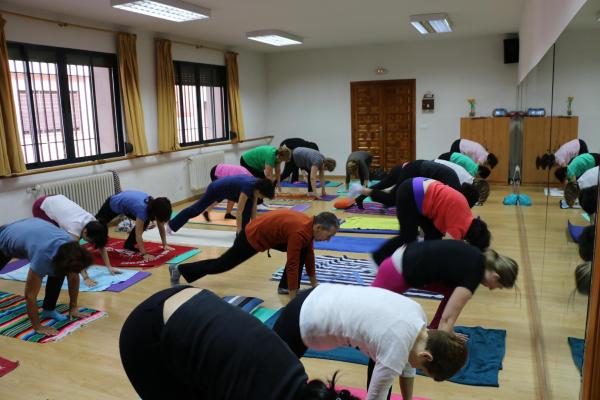 Cursos de yoga y yoga terapeutico-Javier Cendegui-Alma Social-2014-10-13-fuente Area Comunicacion Municipal-49