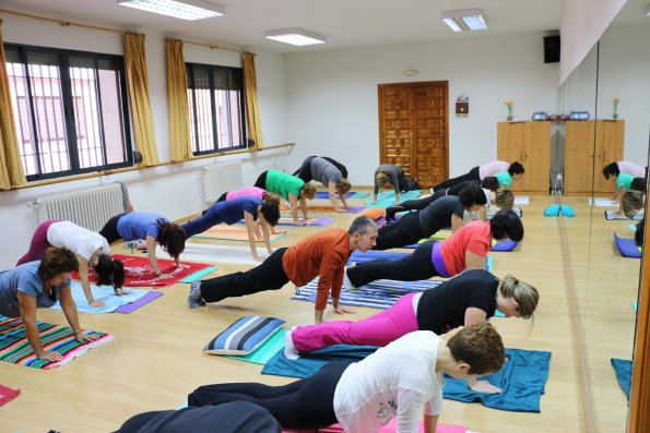 Cursos de yoga y yoga terapeutico-Javier Cendegui-Alma Social-2014-10-13-fuente Area Comunicacion Municipal-51