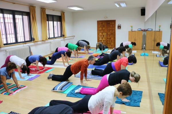 Cursos de yoga y yoga terapeutico-Javier Cendegui-Alma Social-2014-10-13-fuente Area Comunicacion Municipal-52