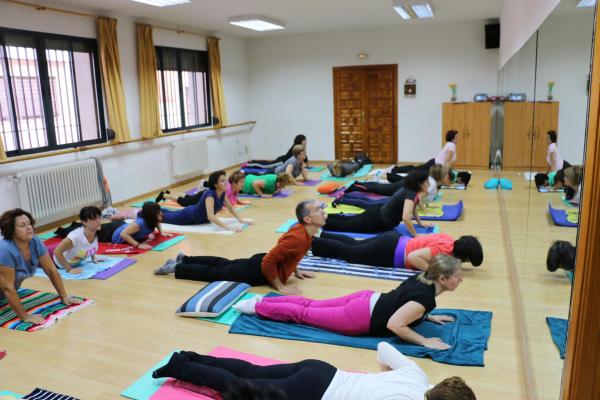 Cursos de yoga y yoga terapeutico-Javier Cendegui-Alma Social-2014-10-13-fuente Area Comunicacion Municipal-54