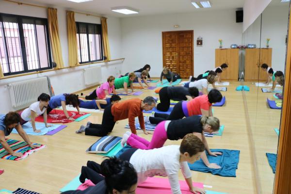 Cursos de yoga y yoga terapeutico-Javier Cendegui-Alma Social-2014-10-13-fuente Area Comunicacion Municipal-55