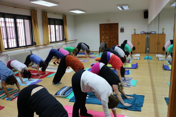 Cursos de yoga y yoga terapeutico-Javier Cendegui-Alma Social-2014-10-13-fuente Area Comunicacion Municipal-57