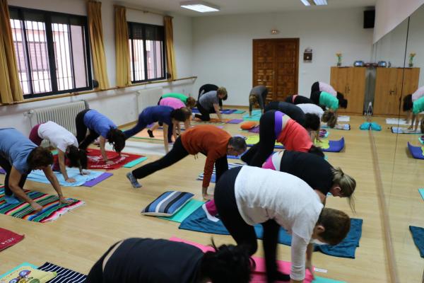 Cursos de yoga y yoga terapeutico-Javier Cendegui-Alma Social-2014-10-13-fuente Area Comunicacion Municipal-58