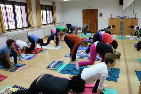 Cursos de yoga y yoga terapeutico-Javier Cendegui-Alma Social-2014-10-13-fuente Area Comunicacion Municipal-59