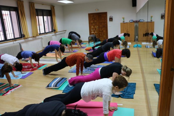 Cursos de yoga y yoga terapeutico-Javier Cendegui-Alma Social-2014-10-13-fuente Area Comunicacion Municipal-64