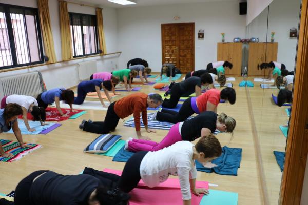 Cursos de yoga y yoga terapeutico-Javier Cendegui-Alma Social-2014-10-13-fuente Area Comunicacion Municipal-66
