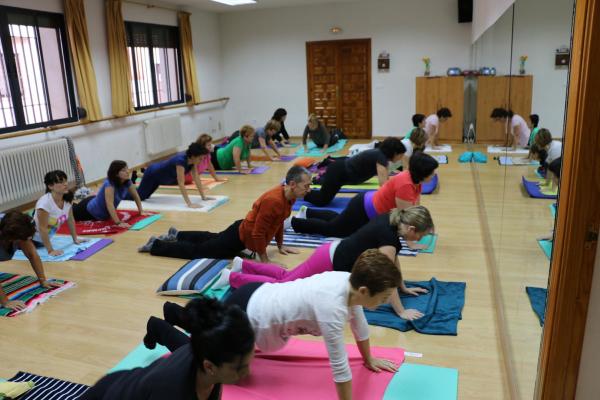Cursos de yoga y yoga terapeutico-Javier Cendegui-Alma Social-2014-10-13-fuente Area Comunicacion Municipal-69