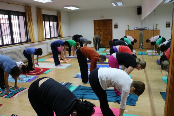 Cursos de yoga y yoga terapeutico-Javier Cendegui-Alma Social-2014-10-13-fuente Area Comunicacion Municipal-75