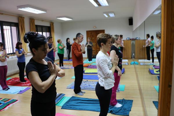 Cursos de yoga y yoga terapeutico-Javier Cendegui-Alma Social-2014-10-13-fuente Area Comunicacion Municipal-80