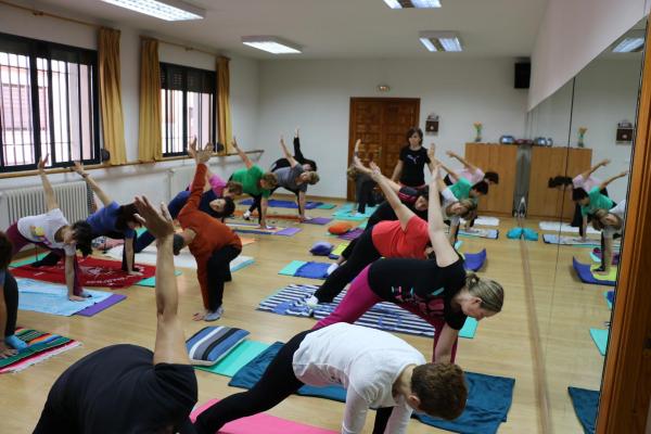 Cursos de yoga y yoga terapeutico-Javier Cendegui-Alma Social-2014-10-13-fuente Area Comunicacion Municipal-83