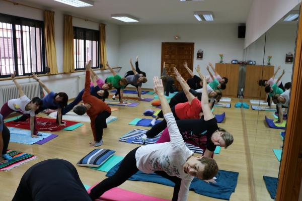 Cursos de yoga y yoga terapeutico-Javier Cendegui-Alma Social-2014-10-13-fuente Area Comunicacion Municipal-84