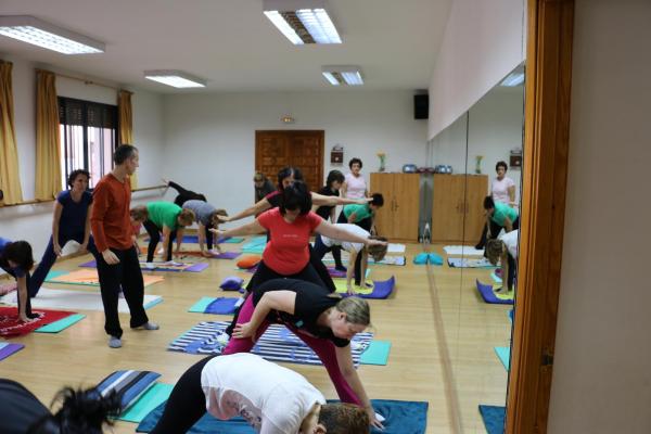 Cursos de yoga y yoga terapeutico-Javier Cendegui-Alma Social-2014-10-13-fuente Area Comunicacion Municipal-87