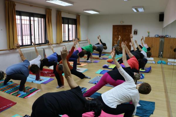 Cursos de yoga y yoga terapeutico-Javier Cendegui-Alma Social-2014-10-13-fuente Area Comunicacion Municipal-92