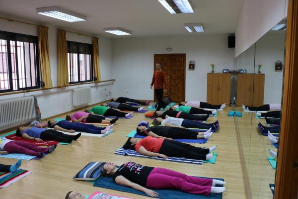 Cursos de yoga y yoga terapeutico-Javier Cendegui-Alma Social-2014-10-13-fuente Area Comunicacion Municipal-95