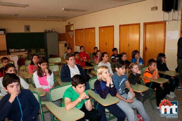 entrega diploma Aquona al Colegio Pradillo tercer premio concurso nacional del agua 2018-Fuente imagen Area Comunicacion Ayuntamiento Miguelturra-007