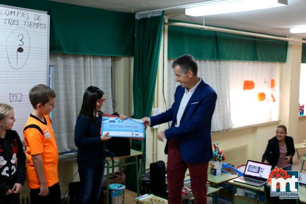 entrega diploma Aquona al Colegio Pradillo tercer premio concurso nacional del agua 2018-Fuente imagen Area Comunicacion Ayuntamiento Miguelturra-016