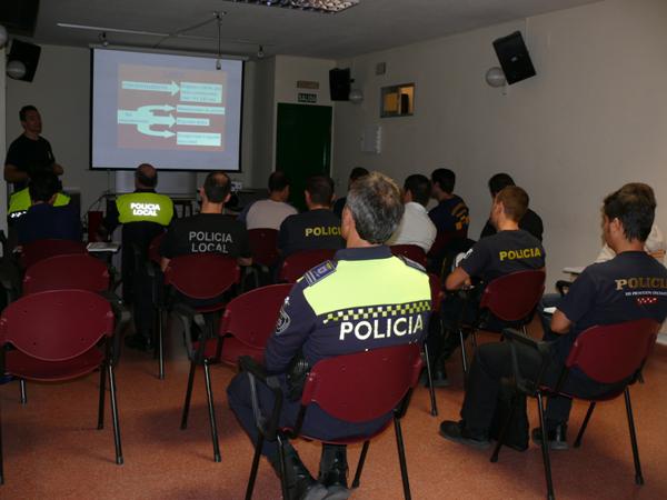 curso-policias-fuente-area-comunicacion-09-10-2009-06