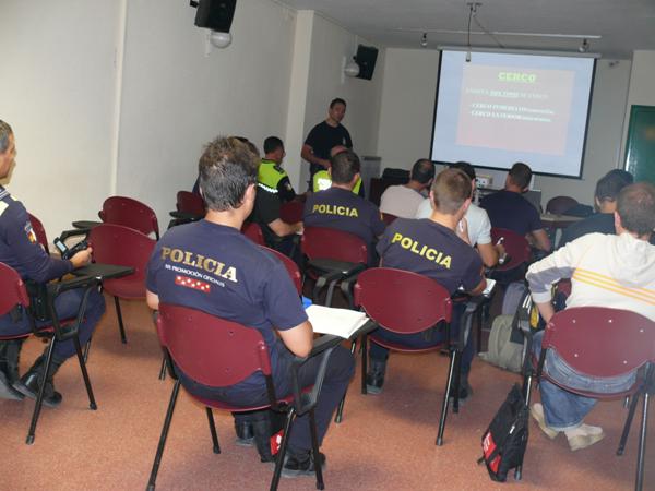 curso-policias-fuente-area-comunicacion-09-10-2009-19