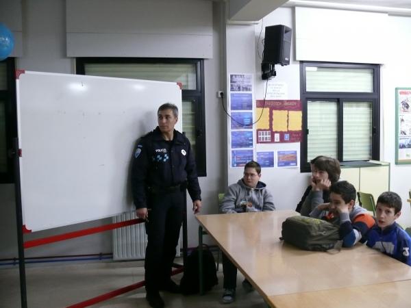 curso educacion vial policia local-24-04-2012-fuente area comunicacion municipal-005