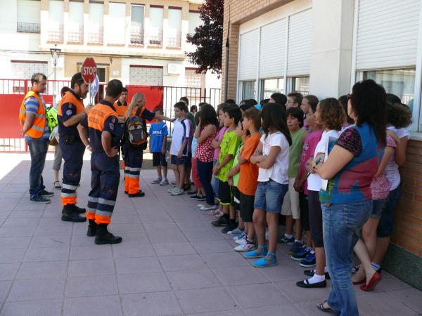 Parada infantil de Trafico. Proteccion Civil y CP Benito Perez Galdos-13-06-2011-fuente Area Comunicacion Municipal-002