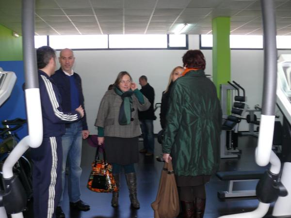 visita-al-nuevo-gimnasio-municipal-05-01-2012-fuente-area-comunicacion-municipal-007
